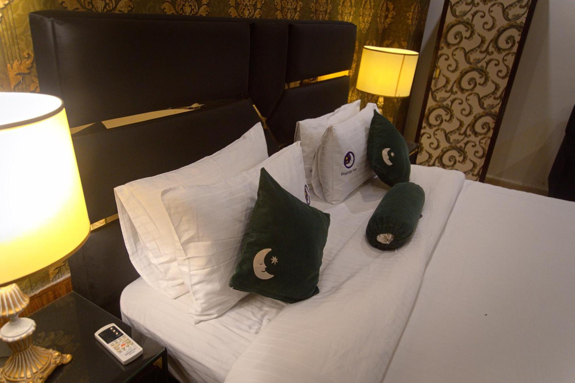 Premier Inn Johar Town 라호르 외부 사진