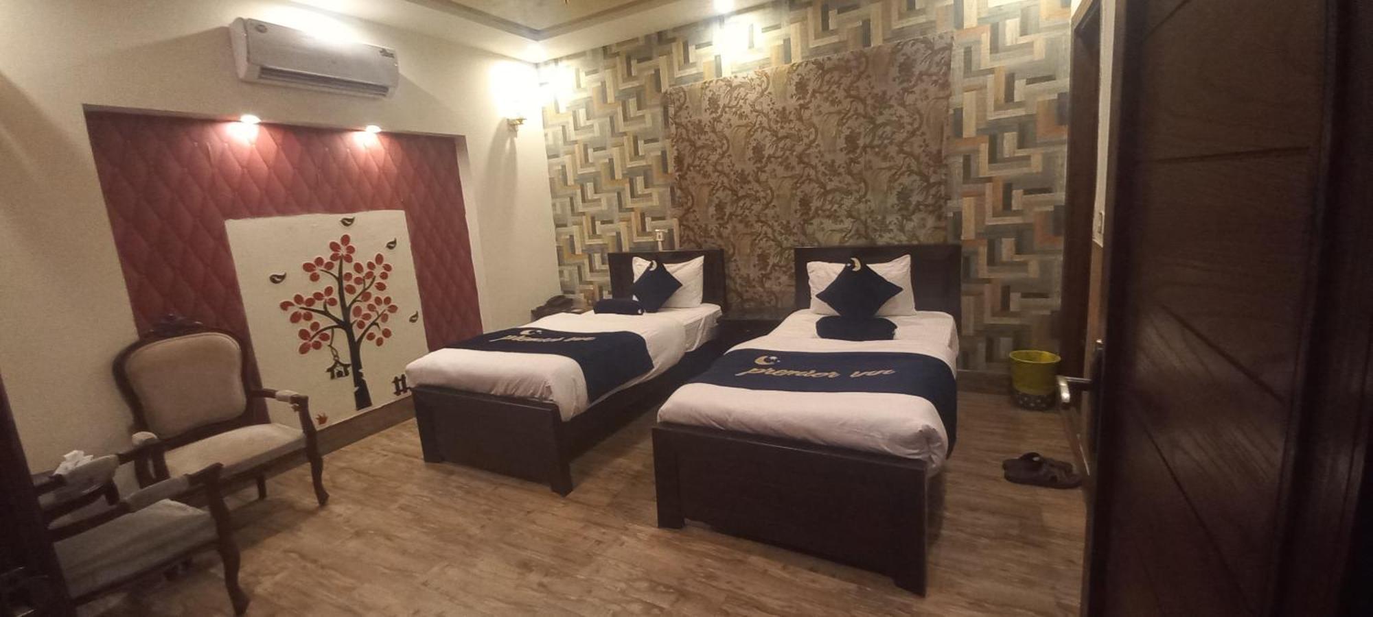 Premier Inn Johar Town 라호르 외부 사진